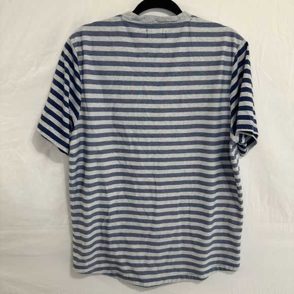 Kenneth Cole Reaction Men's Gray/Blue Striped V-Neck Tee Size XL Reverse Print - Picture 3 of 4